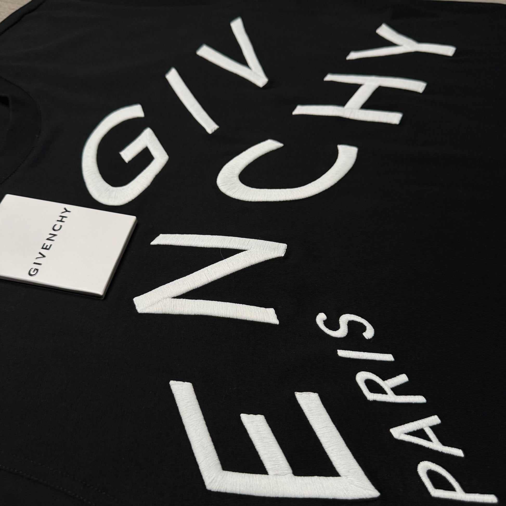 Givenchy Refracted Logo T-Shirt - Black/White